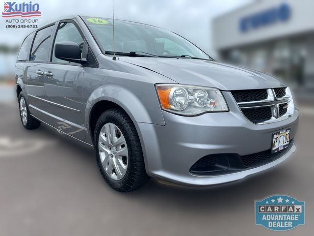 2016 Dodge Grand Caravan SE in Billet Silver Metallic Clearcoat — front three-quarter view